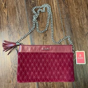 NWT el caballo leather crossbody with removable chain to switch to clutch. Spain